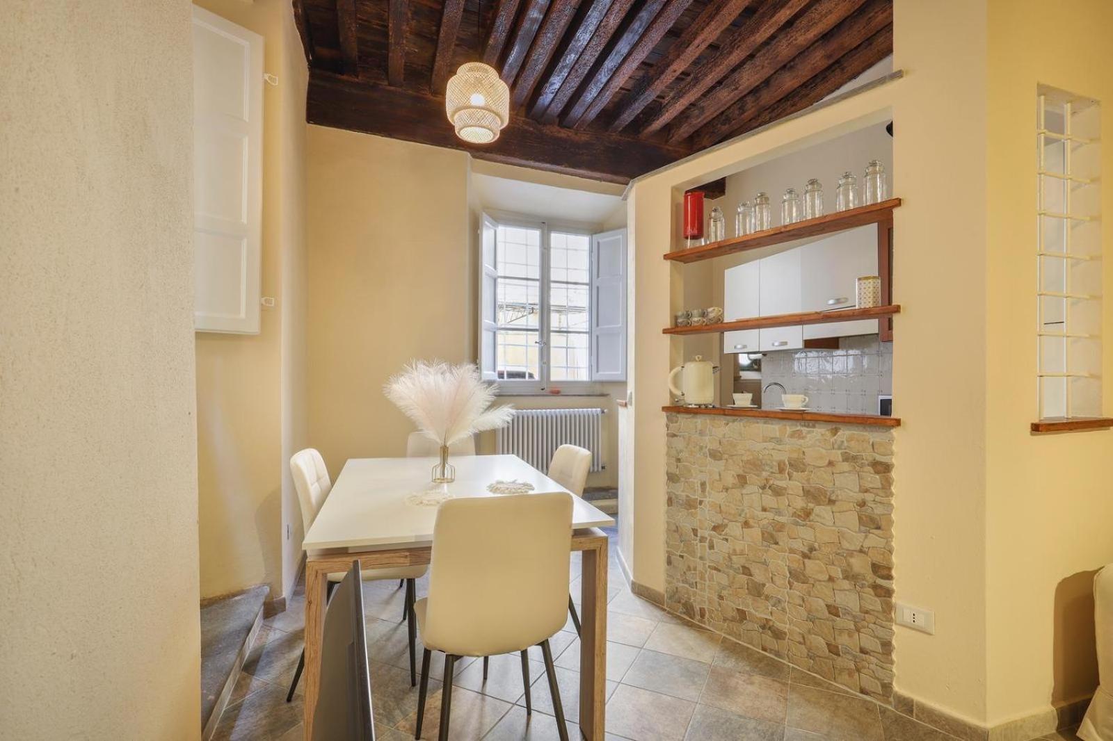 Lady Miranda Apartment Lucca Exterior photo